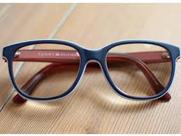 Die nürnberger drahtbrille, eine einfache fassung aus verbundenem draht, war bis in das 19. Die Neue Brille Druckt Auf Der Nase Sabine Gimm