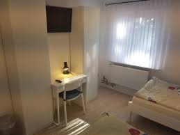 Varel liegt im kreis friesland und ist in 23 stadtteile untergliedert. Monteurzimmer Monteurwohnung Oberwohnung Dachterrasse