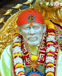 My heartfelt pranaams to this blissful darshan of our beloved Sai as seen  today at Samadhi mandir in Shirdi during the Dhoop aarti 🙏🙏 Sai bhakt,  Deepa H 🙏 6th October 2025