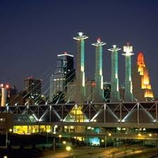 Controversial Art Installation In Downtown Kc Mo With Images Kansas City Skyline Kansas City Kansas City Missouri