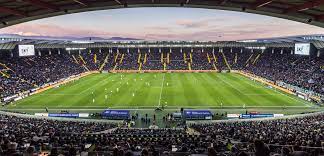 You can find the address of the stadium, access information, special features, prices in the stadium and name rights. Presentazione Stadium Dacia Arena Udinese