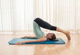 Stand on your knees & hands with spread fingers. 7 Effective Yoga Poses To Reduce Acidity