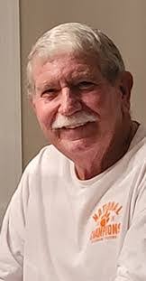 Vicki Hinson's Instagram, Twitter & Facebook