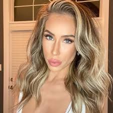 Melody Mulligan's Instagram, Twitter & Facebook