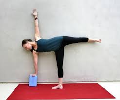 8 Yoga Moves For Stronger Knees The Beachbody Blog Yoga For Knees Yoga Moves Gentle Yoga
