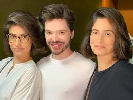 Check spelling or type a new query. Renata Vasconcellos E Irma Gemea Identica Tem Dia De Beleza Portal Roma News