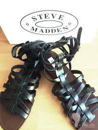 Profession is a feminine singular noun, explaining the use of quelle. We Are Spartiate Gladiator Sandal