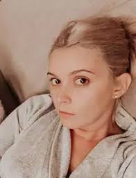 Diana dumitrescu va prezenta emisiunea mireasa, de la antena 1, telespectatorii având astfel ocazia sã o urmãreascã mă bucur că mireasa este un show live, pentru că prefer genul acesta de emisiuni. Diana Dumitrescu Gazda Emisiunii Mireasa CriticatÄƒ Tot Mai Des De Alte MÄƒmici Pe Internet Am Blocat Unele Persoane È™i O Voi Face Tot Mai Des