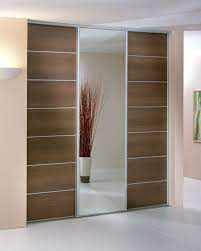 Porte de placard coulissante, porte de placard pliante, vantail, porte miroir pour colonne, façade sous comble, éléments la catégorie placard et accessoires présente également différents types de rails et accessoires porte de placard (rails de porte coulissante, kit guide haut. 24 Idees De Porte De Garde Robe Porte Coulissante Porte Placard Coulissante Porte Garde Robe