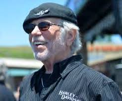 Hunter Pell's Instagram, Twitter & Facebook