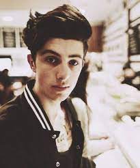 Pin By Carolina Espinoza On Youtubers Sam Pepper Guy Friends Good Looking Men