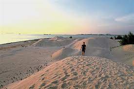 Pantai klebang adalah sebuah pantai yang terletak berhadapan dengan selat melaka. Pantai Klebang Melaka Offers Beach Picnics And Other Attractions The Star