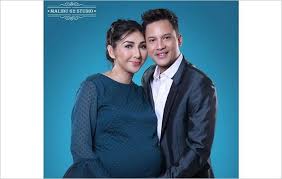 Umur 34 tahun) adalah aktor di indonesia yang dikenal karena perannya sebagai tirta di putri yang ditukar, zacky di tukang bubur naik haji the series dan bama di fitri. Dipuji Netter Habis Habisan Intip Foto Kehamilan Istri Lucky Perdana