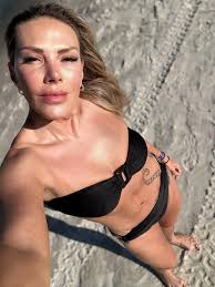 Karoline Meyer (@karolmeyeroficial) • Threads, Say more