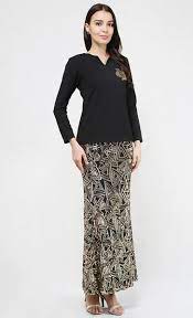 Care instructionshand wash with like colorsdo not us. Kalista Kurung In Black And Gold Batik Fashion Fashion Fashion Design