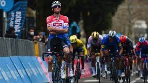 Fast forward one season and van der poel's rival wout van aert is on a stevens, while the dutch phenom and his team have been on canyon since january 2018. Provokante Geste Van Der Poel Siegt Im Sprint Kicker