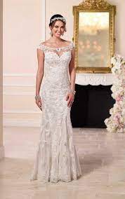 Satin Sheath Illusion Neckline Wedding Dress Stella York Kleider Hochzeit Braut Kurvenreiche Braut