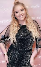 She is a youtuber who post different style, hints, and technique to enhance beauty with makeup. Nikkie De Jager Age Bio Faces And Birthday