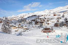 Apartment surf des neiges is conveniently located at rue de l'irarde in les deux alpes only in 1 km from facilities and services of surf des neiges. Top 5 Stations Dans Les Alpes Du Sud