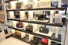 Outlet erkek giyim modellerimizden kazak, mont, ceket, panço hırka gibi ürünlerle soğuk mevsimlerde kendinizi serin havalardan korurken aynı zamanda şıklığınız ile tüm gözleri üzerinize çekeceksiniz. å°åŒ—outlet å…§æ¹–ç¦®å®¢outlet çœŸæ­£outletåƒ¹æ ¼ ä¸‹æ®ºæŠ˜æ‰£è¶…èª˜äºº