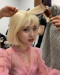 Blonde Nayeon Allkpop Forums She was spotted with new hair color, check out some of the photos taken at the airport below, love her new hair color? blonde nayeon allkpop forums