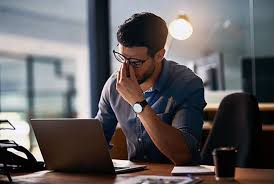 Thuốc nhỏ mắt cho người dùng máy tính mà bạn nên biết - Nhà thuốc FPT Long  Châu
