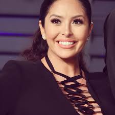 Vanessa via Instagram “Lololololl I'm dying over these photos cause I feel  like it represents us so well. Happy birthday you goddess @sarah_hyland  shush loves you ❤️”