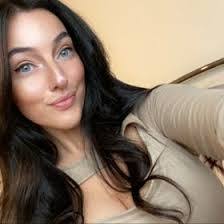 Rachel Bowley's Instagram, Twitter & Facebook