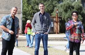 Η αγαπημένη τραγουδίστρια άλκηστις πρωτοψάλτη ανέβηκε σε ένα φορτηγό με λόγω μετακίνησης να γεμίσει την αθηνά με μελωδίες και μουσικές! H Alkhstis Prwtopsalth Gemise Toys Dromoys Ths A8hnas Me Melwdies Ellines Com
