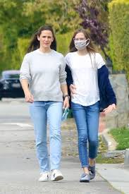 Sep 11, 2020 · bradley cooper and jennifer garner getting married; Jennifer Garner Takes A Walk In Brentwood 04 06 2020 Celebmafia