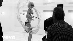 E you and me could. Lady Gaga Bad Romance Behind The Scenes Youtube
