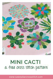 Wunderschöne kreuzstich buchstaben sowie stickmuster mit motiven, die sie monat für monat durch. Susse Kostenlose Kreuzstich Stickvorlagen Fur Kakteen Und Sukkulenten Die Farben Sind Tol Cross Stitch Patterns Free Cactus Cross Stitch Cross Stitch Patterns