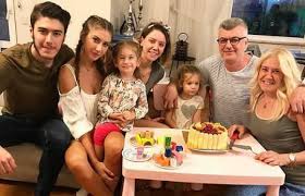 Şeyma subaşı sevgilisi guido senia'yıı ailesiyle tanıştırdı. Seyma Subasi Fan Home Facebook