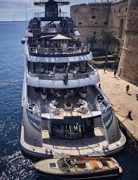 Pin By Georgi Balyakov On Yachts In 2020 Luxury Yachts Boats Luxury Super Yachts