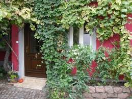 Winzeranwesen Weingut Eberley In Geinsheim 1 Schlafzimmer Fur Bis Zu 2 Personen Winzeranwesen Mit Idyllischem Innenhof Und F Ferienwohnung Ferien Ferienhaus