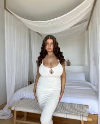 Kiki Isabella - Free pics, galleries & more at Babepedia