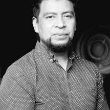 Hoy Lacasadelartegt se enorgullece en presentarte las obras del pintor  guatemalteco hiperrealista Danilo Rosales. . . Danilo es experto en  reproducir la realidad de lo que vemos en un lienzo. En sus