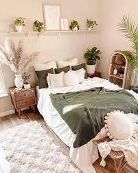 Use this guide from the decorating experts at the home depot to find boho decor ideas for a room or an entire this decorating style is informal, welcoming and eclectic. Via My Homely Decor Verliebt In Dieses Gemutliche Schlafzimmer Von Rachelkathleen13 Was White Bedroom Decor Green And White Bedroom Room Inspiration Bedroom