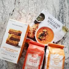 A cheery, happy cake that's sure to put a smile on anyone's face! Williams Sonoma Spiced Pecan Pumpkin Bread Mix Williams Sonoma
