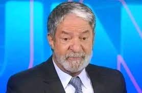 O PAU QUEBROU NO PRIMEIRO TEMPO! 🥊🇧🇷🇺🇾 Brasil e Uruguai estão lutando  por cada espaço do campo. Jogo muito físico e disputado até aqui. VAMO PRA  CIMA, BRASIL! #SeleçãoBrasileira #CopaAmérica