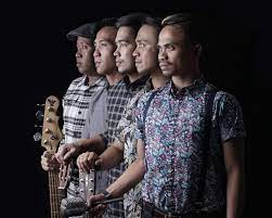 › you re my everything mp3. Mengintip Memori Beranda Rumah Mangga Lewat Samudra Ingatan