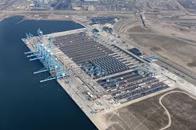 Rotterdam Maasvlakte Ii Refers To The Overall Expansion Of The Port Of Rotterdam And Includes 3 New Container Terminals This Is The Port Area Canals Rotterdam