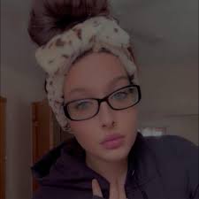 Hello everyone!! I'm a Scottish streamer straight from the lovely  Scotland🏴󠁧󠁢󠁳󠁣󠁴󠁿 I love playing horror games! You'll usually catch me  screaming, laughing, and surviving (barely) with friends! At 6PM BST I'll be