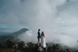 We did not find results for: Ingin Ikut Tren Pre Wedding Di Puncak Gunung Nggak Salah Kok Tapi Ketahui Dulu 6 Tips Ini