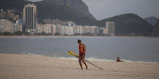 Nicht die giftigen medusen und die wilden tiere. Dramatische Corona Lage Brasilien Sperrt Beruhmte Strande An Der Copacabana Mopo De