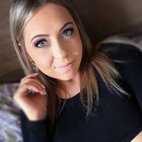 Amanda Audibert's Instagram, Twitter & Facebook