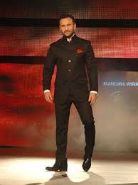 Like The Pop Of Red Dress Suits For Men Wedding Outfit Men Wedding Dresses Men Indian