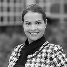 Caroline Pardo's Instagram, Twitter & Facebook