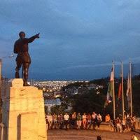 Desde la noche del pasado domingo 20 de septiembre, la estatua de sebastián de belalcázar instalada en el mirador del oeste de cali fue cubierta con una tela blanca. Estatua De Sebastian De Belalcazar 21 Conseils