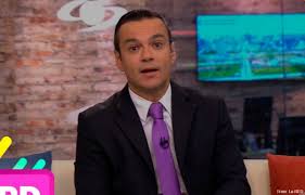 La niña, de 4 años de edad, aparece con frecuencia en videos y fotos de su padre, demostrando que son muy apegados el uno con el otro y compartiendo con los usuarios momentos de calidad, siempre llenos de ternura y diversión. Juan Diego Alvira Enseno A Su Exigente Entrenadora Personal Candela